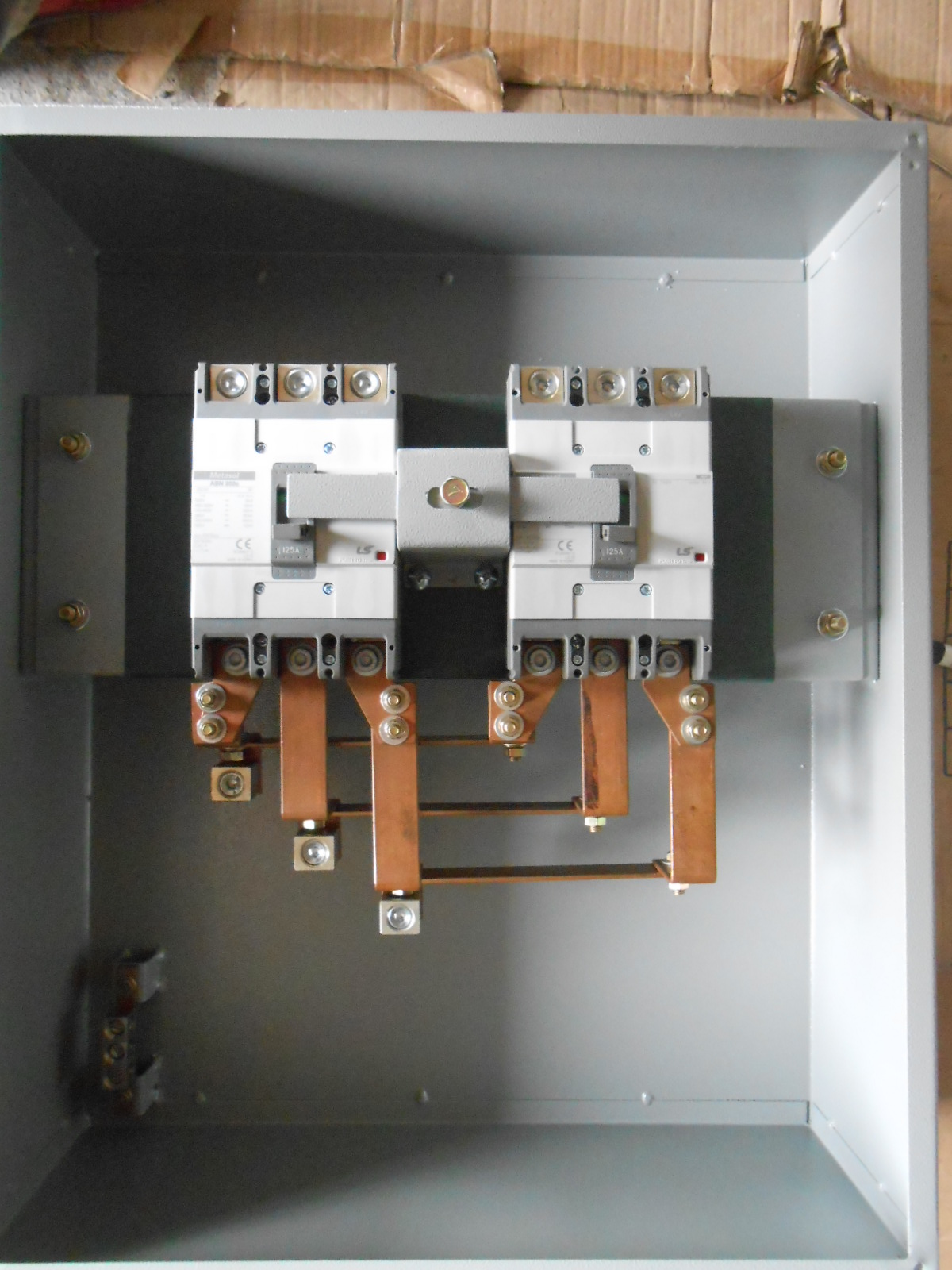 How Does a Manual Transfer Switch Work?